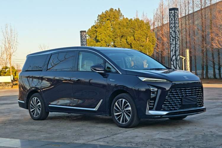 Used Buick GL8 New Energy 2026 Model Lu Zun Luxury Edition Exterior 2