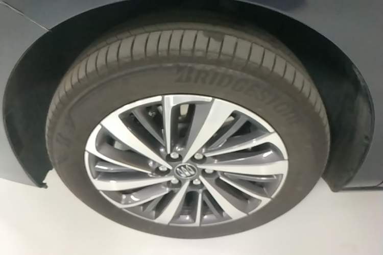 Used Buick GL8 New Energy 2026 Model Lu Zun Luxury Edition Exterior 4