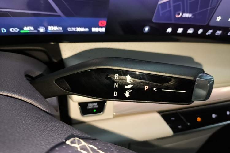 Used Buick GL8 New Energy 2026 Model Lu Zun Luxury Edition Gear Lever