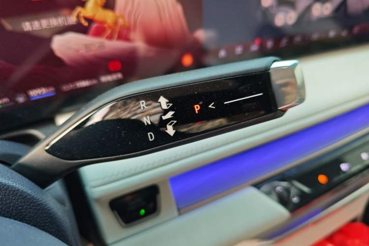 Used Buick GL8 New Energy 2026 Model Lu Zun Luxury Edition Gear Lever