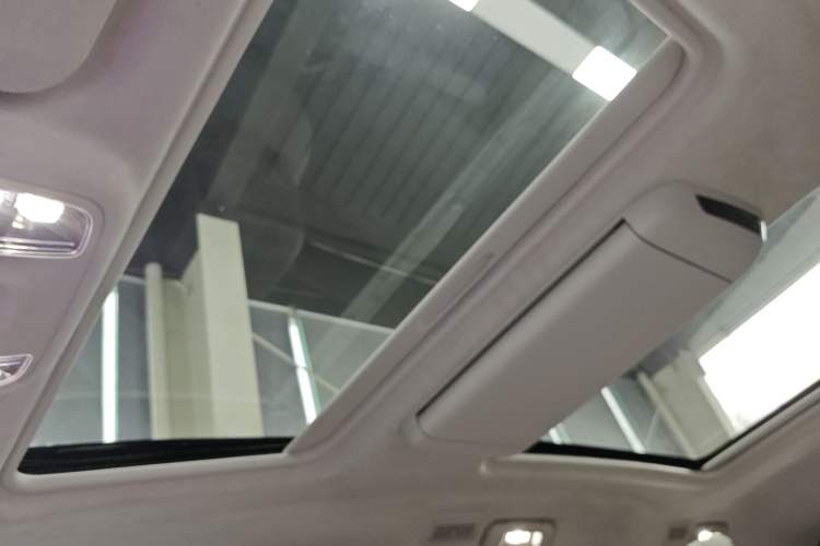 Used Buick GL8 New Energy 2026 Model Lu Zun Luxury Edition Headliner