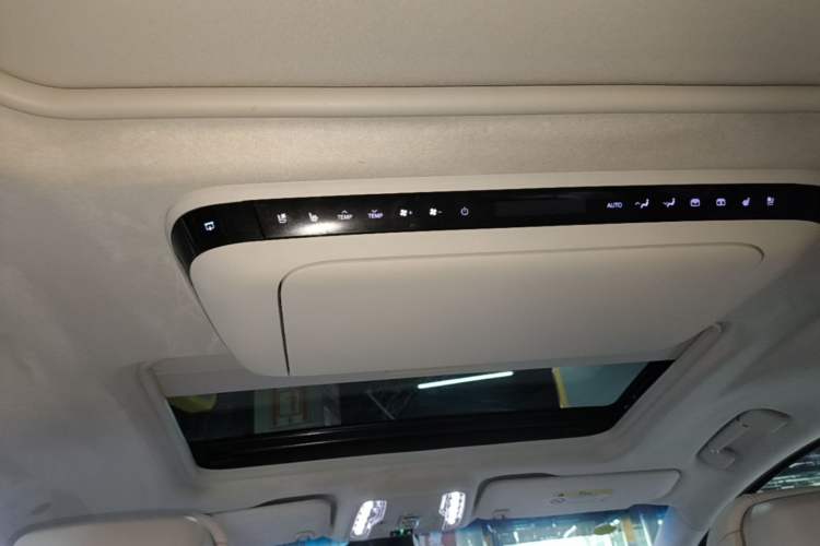 Used Buick GL8 New Energy 2026 Model Lu Zun Luxury Edition Headliner