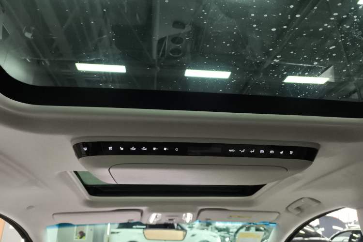 Used Buick GL8 New Energy 2026 Model Lu Zun Luxury Edition Headliner