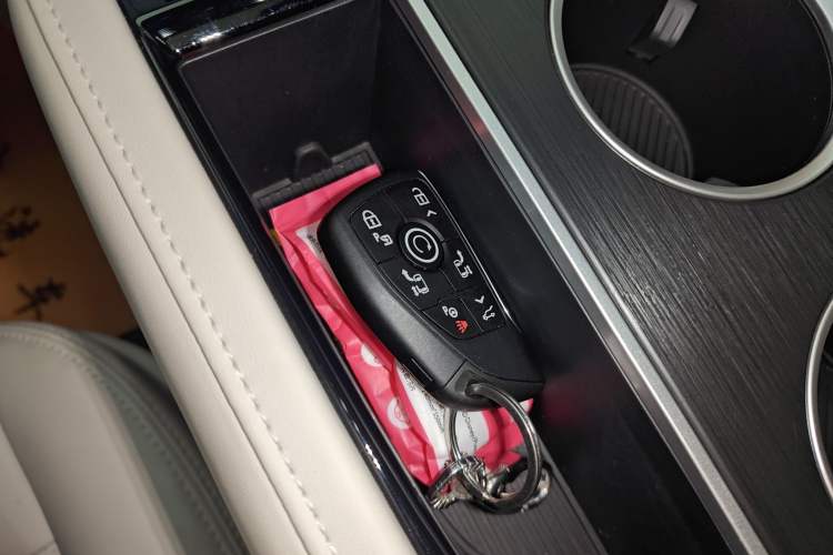 Used Buick GL8 New Energy 2026 Model Lu Zun Luxury Edition Interior 1