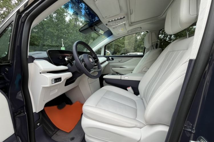 Used Buick GL8 New Energy 2026 Model Lu Zun Luxury Edition Interior 11