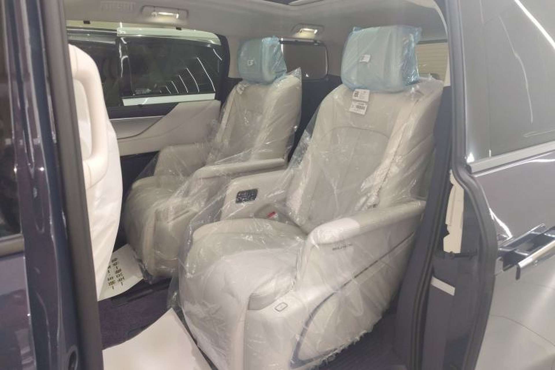 Used Buick GL8 New Energy 2026 Model Lu Zun Prestige Edition Interior 4