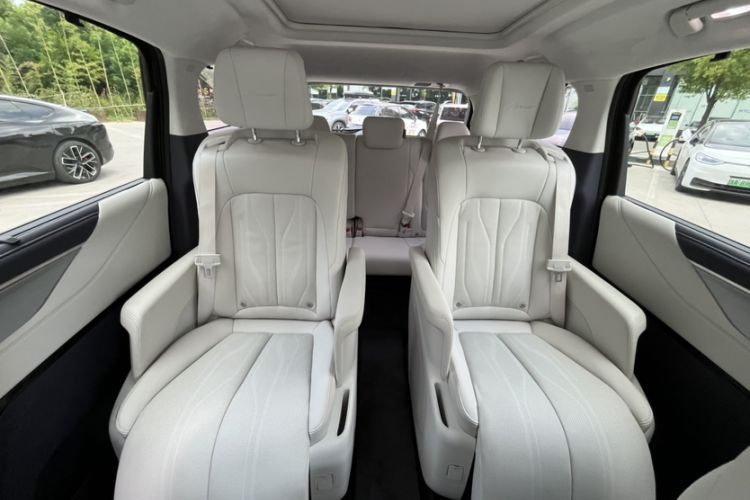 Used Buick GL8 New Energy 2026 Model Lu Zun Luxury Edition Interior 5