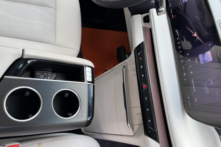 Used Buick GL8 New Energy 2026 Model Lu Zun Luxury Edition Interior 9