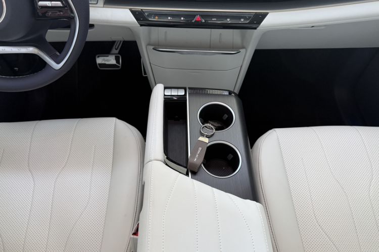 Used Buick GL8 New Energy 2026 Model Lu Zun Prestige Edition Interior 9