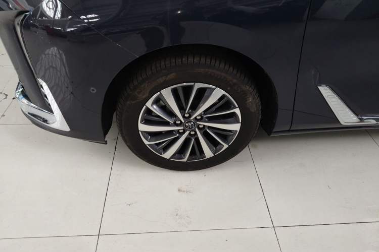 Used Buick GL8 New Energy 2026 Model Lu Zun Luxury Edition Left Front Wheel Hub