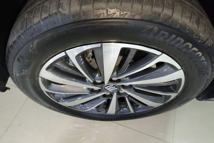 Used Buick GL8 New Energy 2026 Model Lu Zun Luxury Edition Left Front Wheel Hub