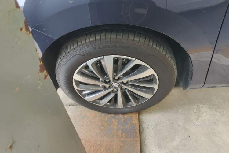 Used Buick GL8 New Energy 2026 Model Lu Zun Luxury Edition Left Front Wheel Hub