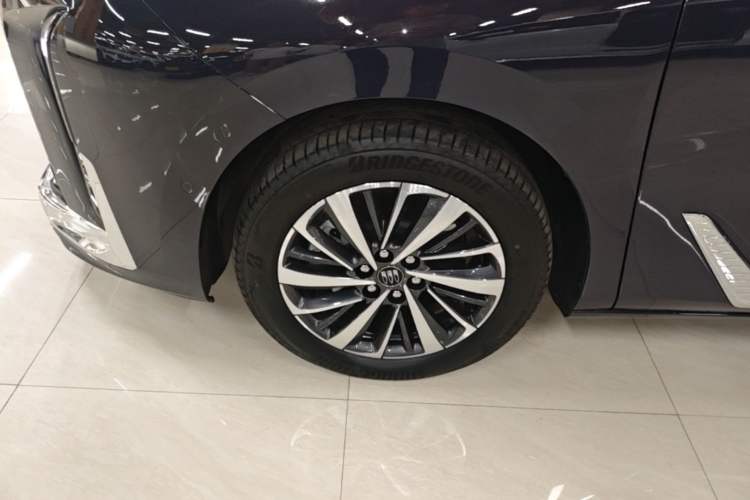 Used Buick GL8 New Energy 2026 Model Lu Zun Luxury Edition Left Front Wheel Hub