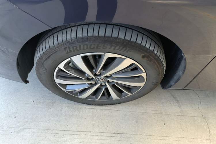 Used Buick GL8 New Energy 2026 Model Lu Zun Luxury Edition Left Front Wheel Hub