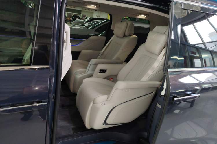 Used Buick GL8 New Energy 2026 Model Lu Zun Luxury Edition Left Rear Seat