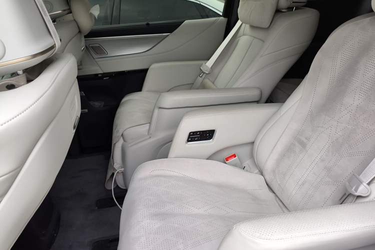 Used Buick GL8 New Energy 2026 Model Lu Zun Luxury Edition Left Rear Seat