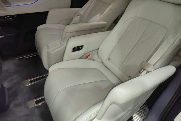 Used Buick GL8 New Energy 2026 Model Lu Zun Luxury Edition Left Rear Seat