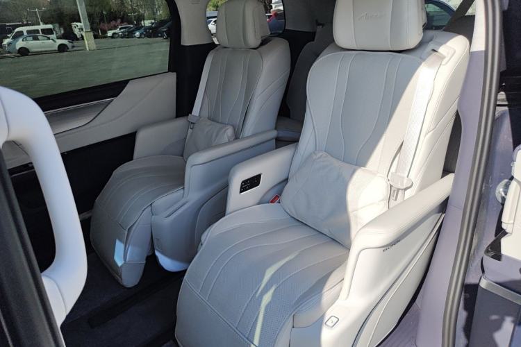 Used Buick GL8 New Energy 2026 Model Lu Zun Luxury Edition Left Rear Seat