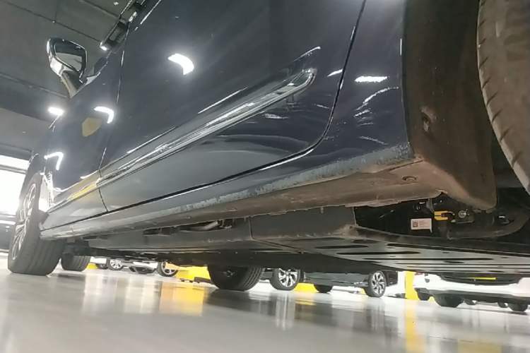 Used Buick GL8 New Energy 2026 Model Lu Zun Luxury Edition Left Side Sill