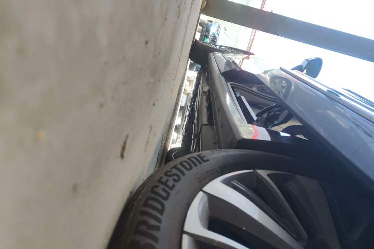 Used Buick GL8 New Energy 2026 Model Lu Zun Luxury Edition Left Side Sill