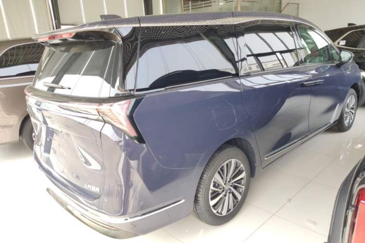 Used Buick GL8 New Energy 2026 Model Lu Zun Luxury Edition Rear Right 45 Deg