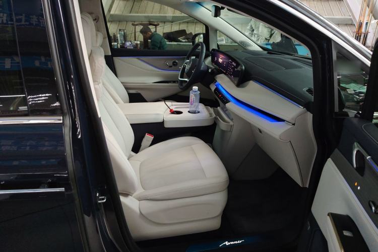 Used Buick GL8 New Energy 2026 Model Lu Zun Luxury Edition Right Front Seat