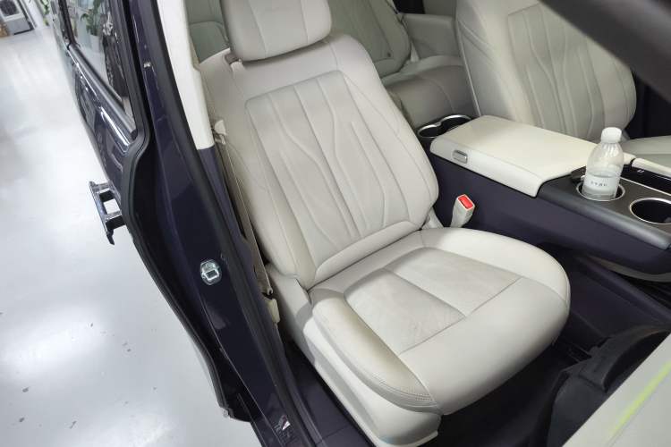 Used Buick GL8 New Energy 2026 Model Lu Zun Luxury Edition Right Front Seat