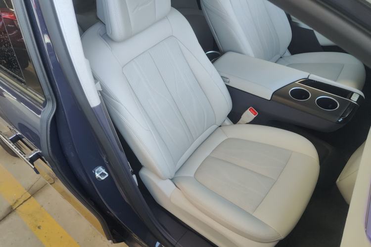 Used Buick GL8 New Energy 2026 Model Lu Zun Luxury Edition Right Front Seat