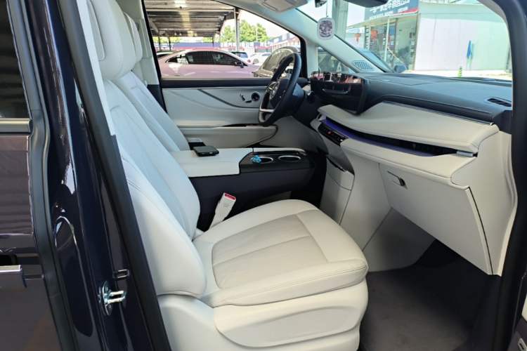 Used Buick GL8 New Energy 2026 Model Lu Zun Luxury Edition Right Front Seat