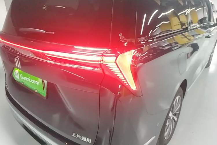 Used Buick GL8 New Energy 2026 Model Lu Zun Luxury Edition Right Rear Taillight