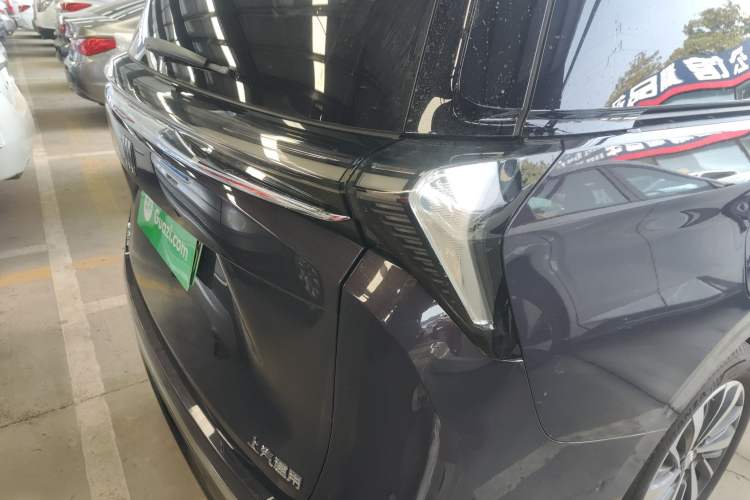 Used Buick GL8 New Energy 2026 Model Lu Zun Luxury Edition Right Rear Taillight