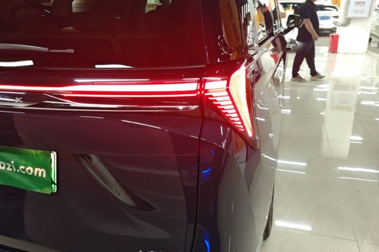 Used Buick GL8 New Energy 2026 Model Lu Zun Luxury Edition Right Rear Taillight