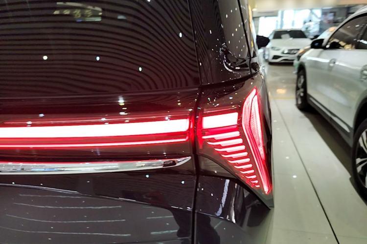 Used Buick GL8 New Energy 2026 Model Lu Zun Luxury Edition Right Rear Taillight
