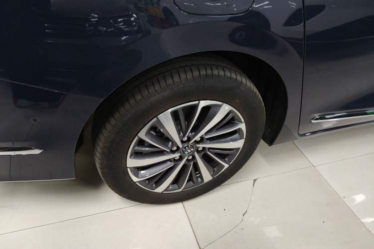 Used Buick GL8 New Energy 2026 Model Lu Zun Luxury Edition Right Rear Wheel Hub
