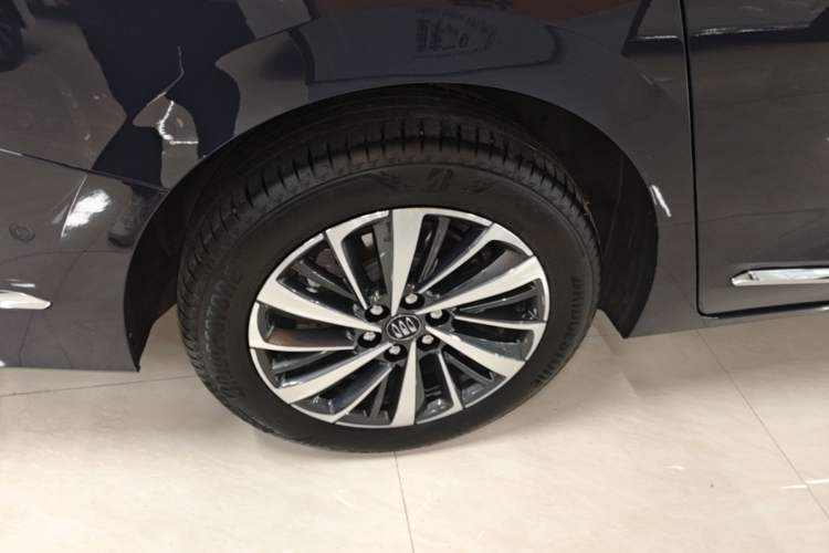 Used Buick GL8 New Energy 2026 Model Lu Zun Luxury Edition Right Rear Wheel Hub