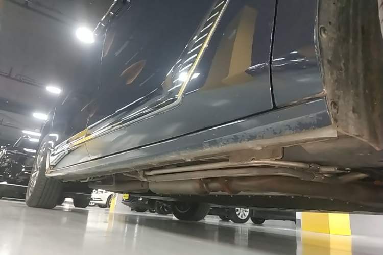 Used Buick GL8 New Energy 2026 Model Lu Zun Luxury Edition Right Side Sill