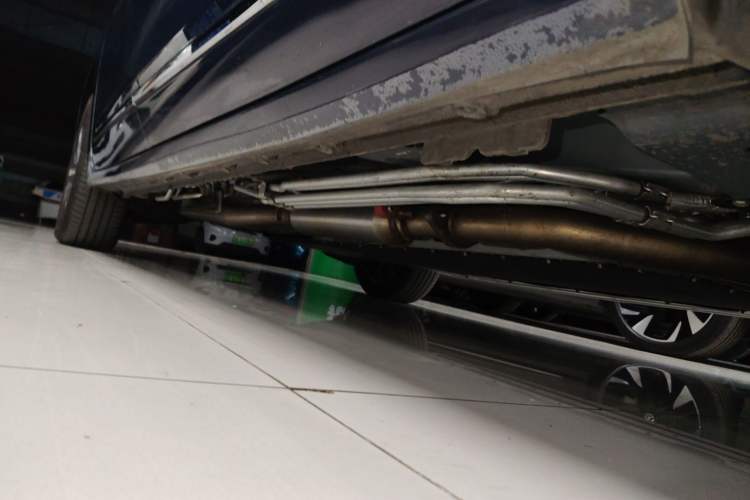 Used Buick GL8 New Energy 2026 Model Lu Zun Luxury Edition Right Side Sill
