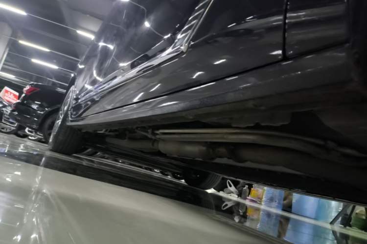 Used Buick GL8 New Energy 2026 Model Lu Zun Luxury Edition Right Side Sill
