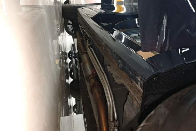 Used Buick GL8 New Energy 2026 Model Lu Zun Luxury Edition Right Side Sill