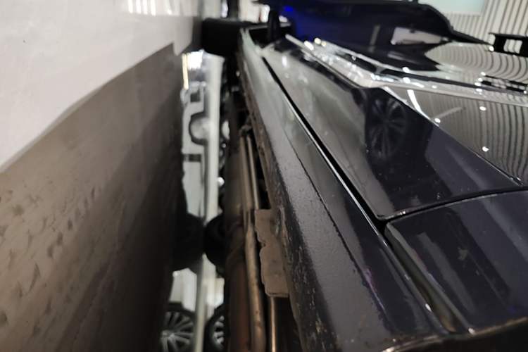 Used Buick GL8 New Energy 2026 Model Lu Zun Luxury Edition Right Side Sill
