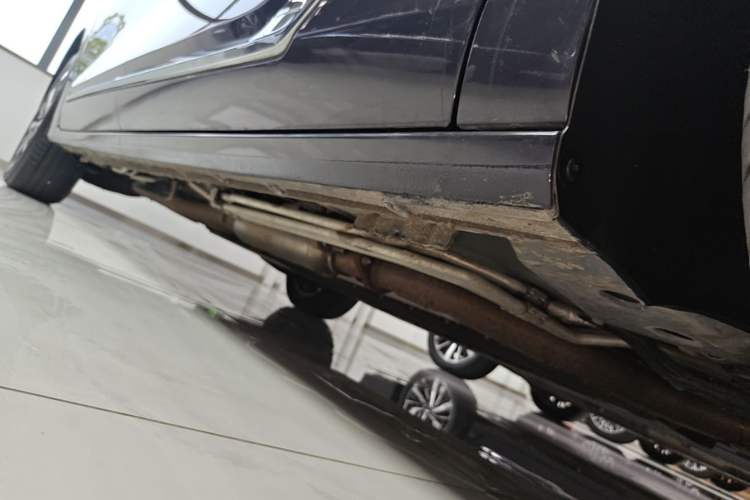 Used Buick GL8 New Energy 2026 Model Lu Zun Luxury Edition Right Side Sill
