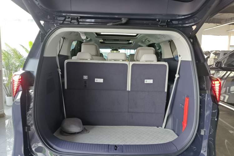 Used Buick GL8 New Energy 2026 Model Lu Zun Luxury Edition Trunk