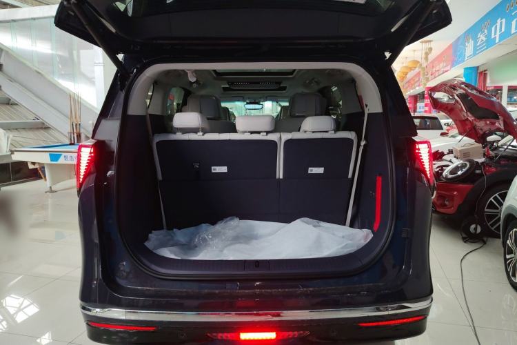 Used Buick GL8 New Energy 2026 Model Lu Zun Luxury Edition Trunk