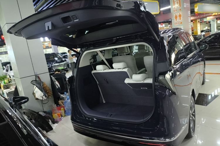 Used Buick GL8 New Energy 2026 Model Lu Zun Luxury Edition Trunk
