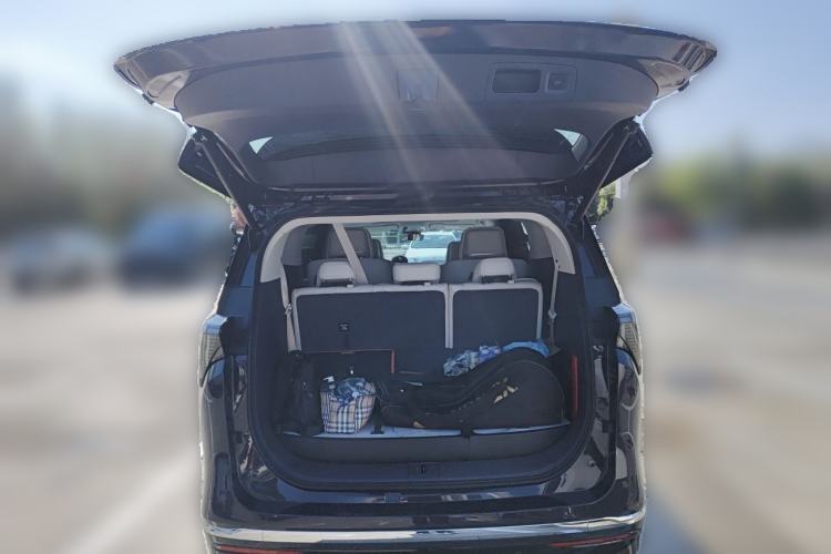 Used Buick GL8 New Energy 2026 Model Lu Zun Luxury Edition Trunk