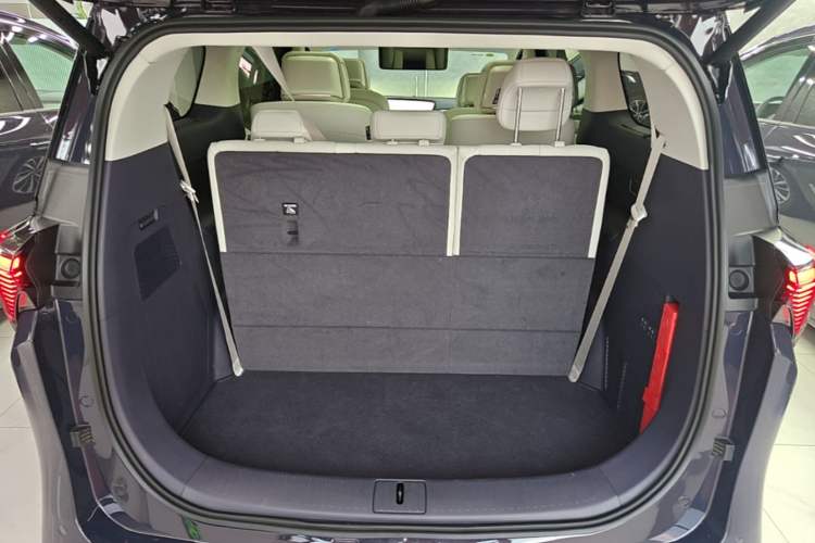 Used Buick GL8 New Energy 2026 Model Lu Zun Luxury Edition Trunk