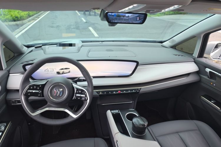 Used Buick GL8 New Energy 2026 Model Lu Zun Smart Enjoyment Edition Center Console