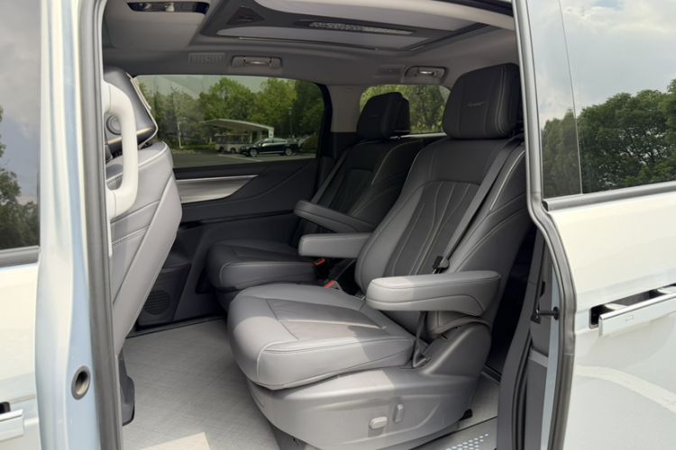Used Buick GL8 New Energy 2026 Model Lu Zun Smart Enjoyment Edition Interior 3