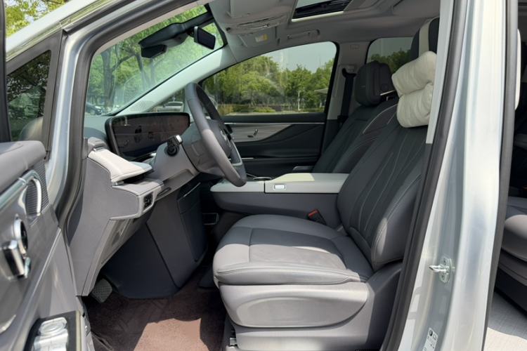 Used Buick GL8 New Energy 2026 Model Lu Zun Smart Enjoyment Edition Left Front Seat