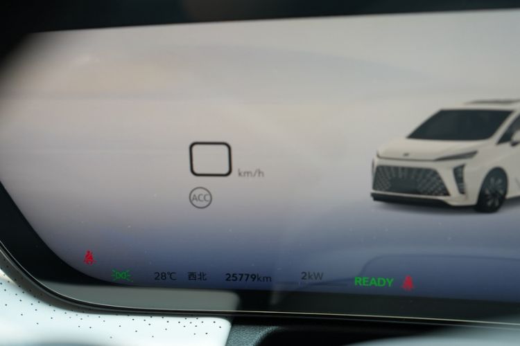 Used Buick GL8 New Energy 2026 Model Lu Zun Smart Enjoyment Edition Odometer Close Up